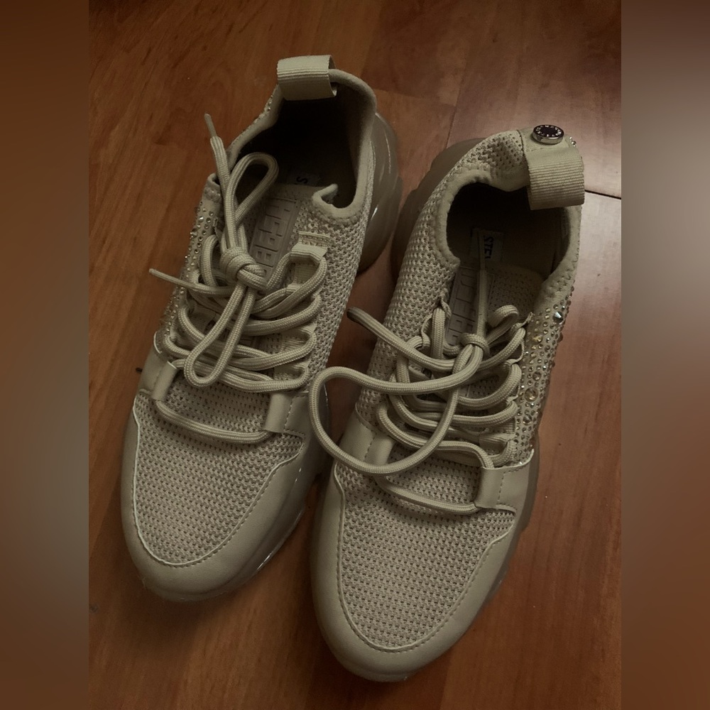 size 6-7 steve madden beige bejeweled sneakers/tennis shoes